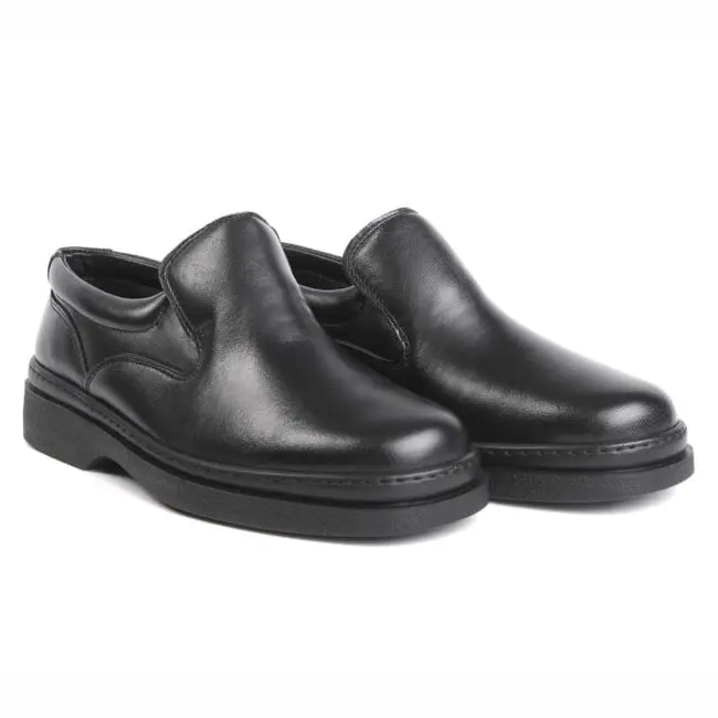 Paire de chaussures confortables de type mocassin avec élastique intérieur, noir, modèle 5061