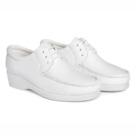 Pair of comfortable women's lace-up shoes in white, model 5602 V2