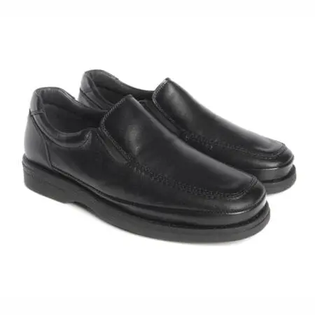 Pair of loafers, in black, with elasticated instep strap, model 5718 V2