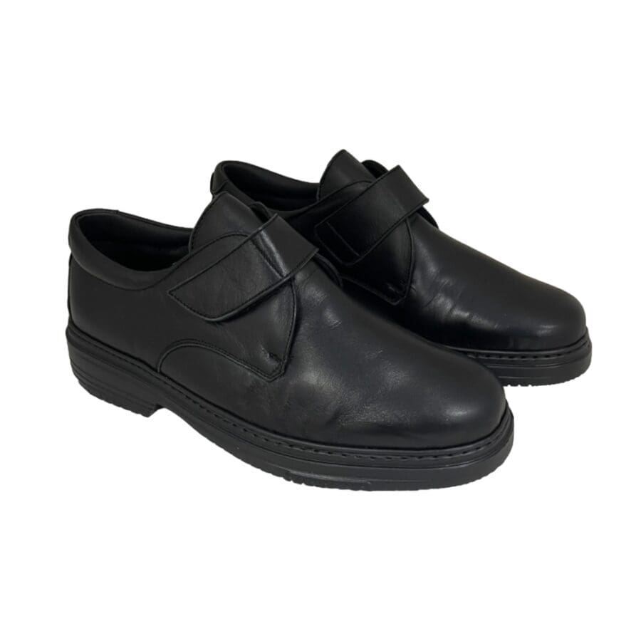 Pair of comfortable men's shoes, with velcro fastening, black, model 5479 V2