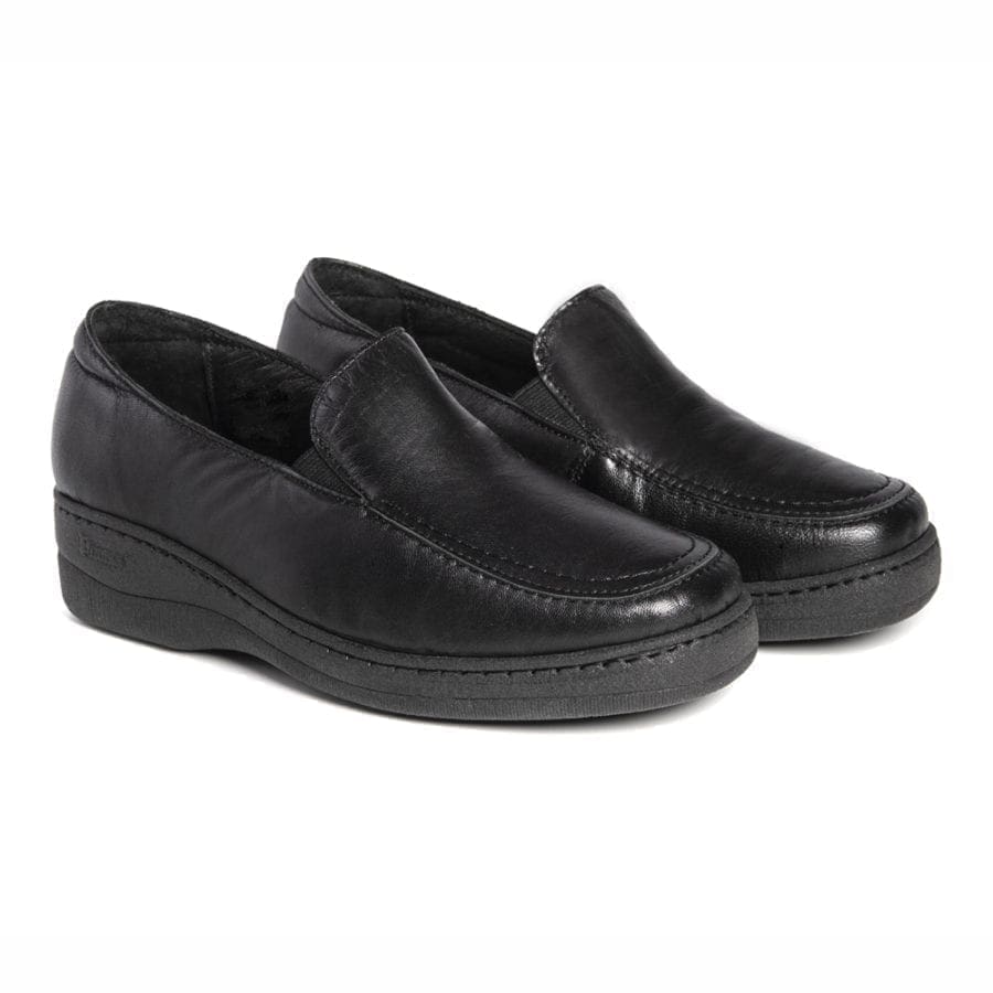 Pair of comfortable women's shoes with elastic fitting in the throat in black, model 5487 V2
