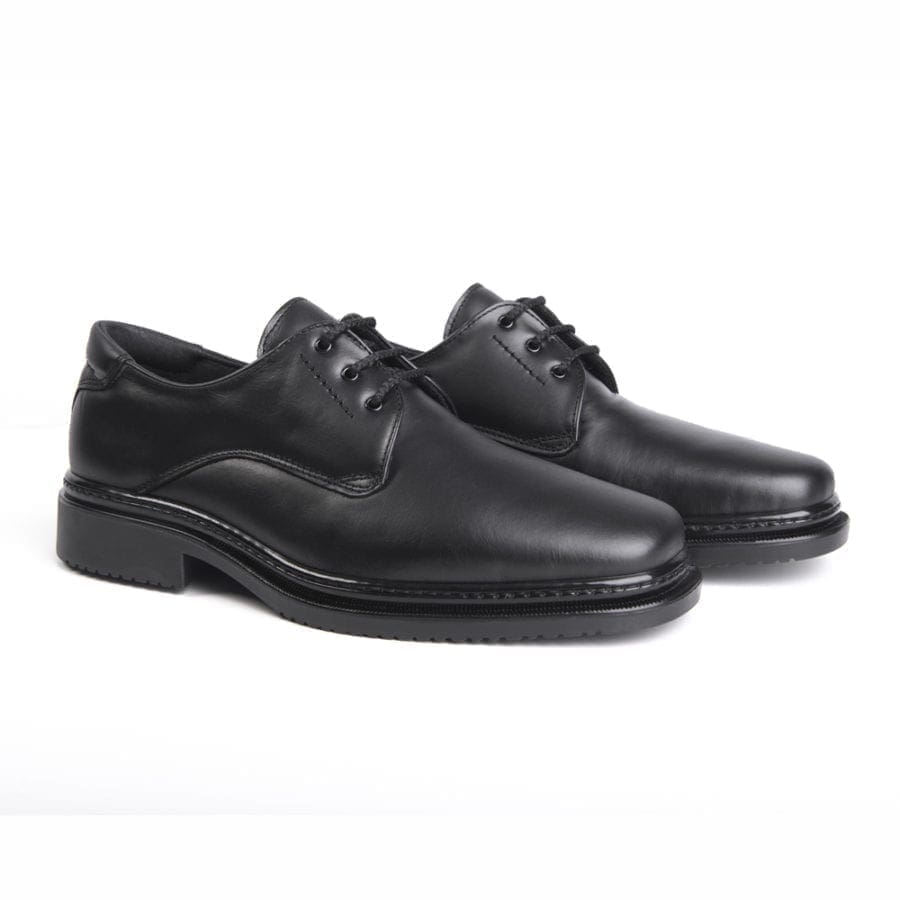 Pair of black blucher shoes, model 5726 V2