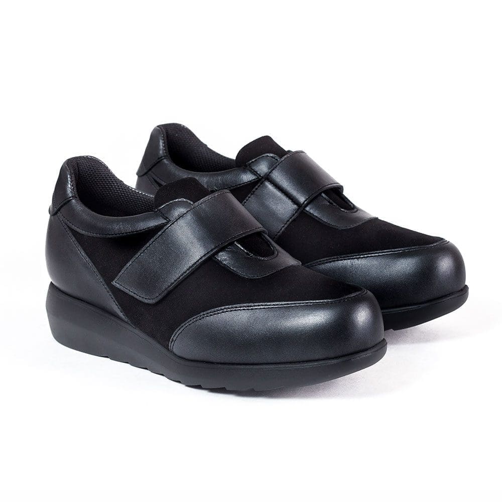 Par de deportivos extra anchos para mujer con cierre de velcro, color negro, modelo 7919-H V2