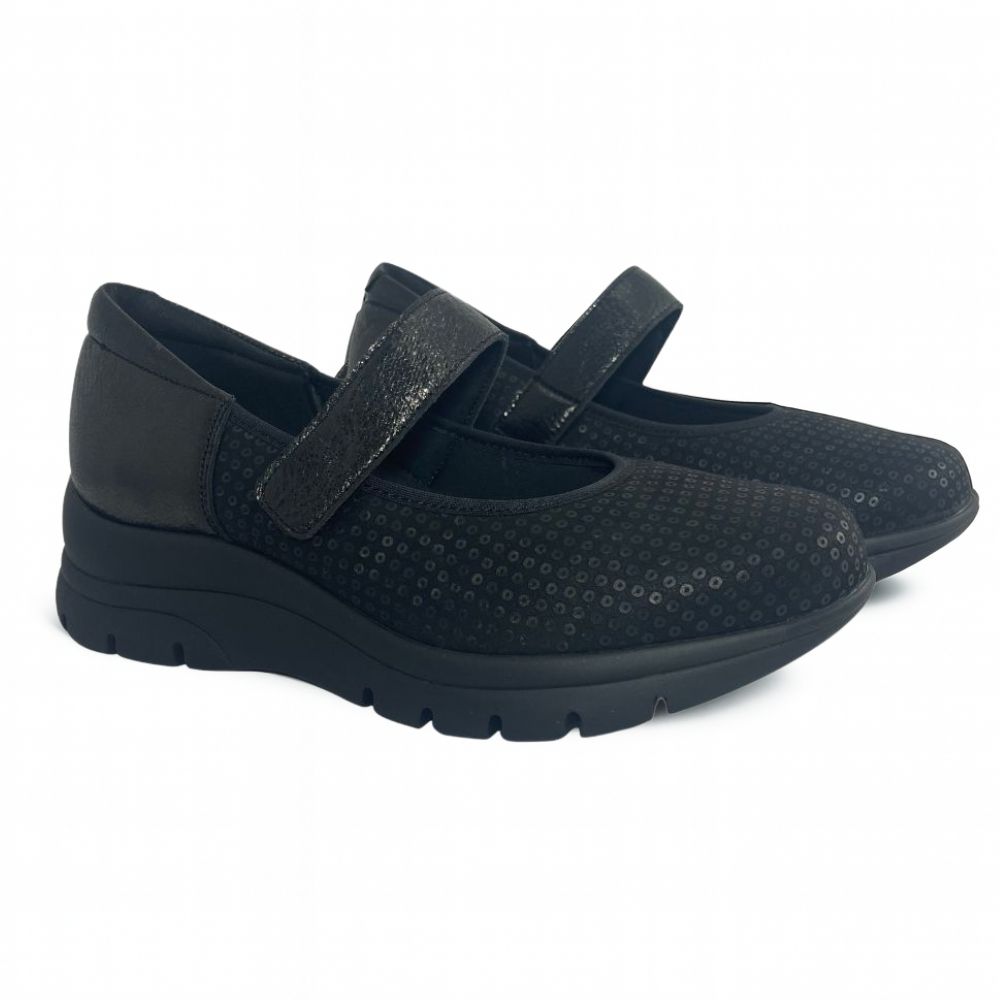 Zapatos cómodos merceditas, color negro, modelo 8315 marca Pinoso's