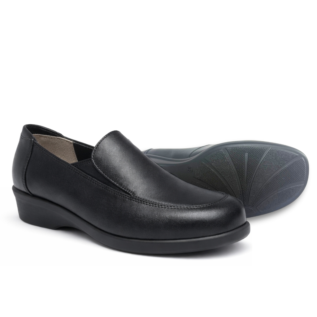 Mocasín 8491 negro de mujer con suela antideslizante y plantilla extraíble, marca Pinoso's